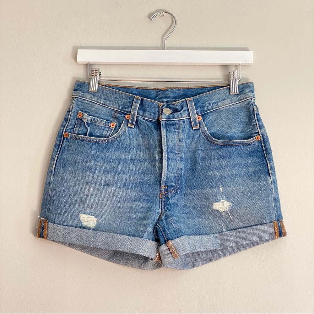 ❌ SOLD || Levi’s High Rise Shorts